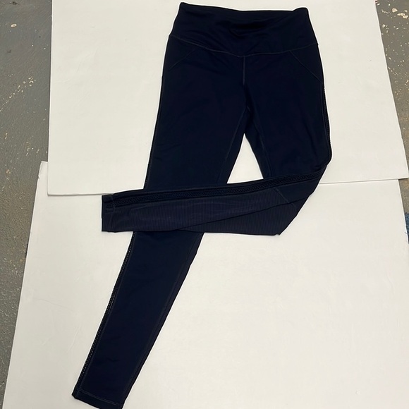Victoria Secret Leggings with mesh side panel - Picture 7 of 8